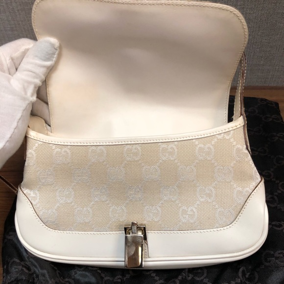 THE CUTEST Mini ecru monogram GUCCI bag - Picture 6 of 8